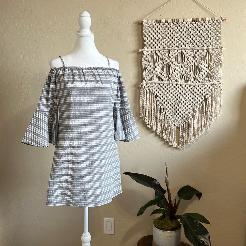 Jodi Kristopher Bell Sleeve Mini Dress (XS)